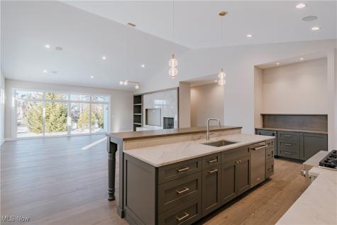 S/l 46 Bridgeport Way Mayfield Heights OH 44124
