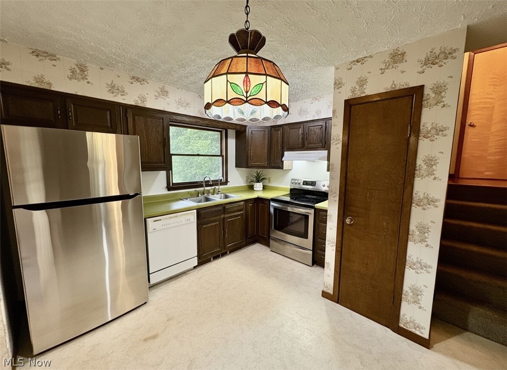 16481 Hart Road Montville OH 44064