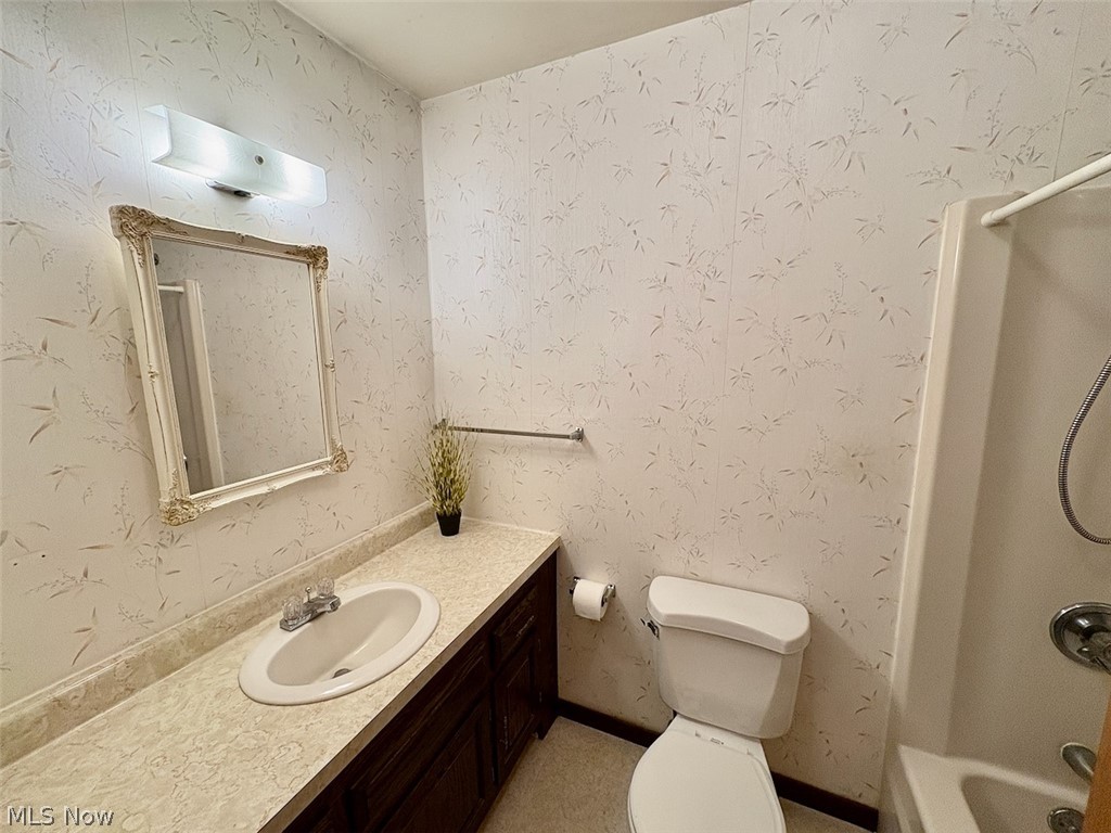 16481 Hart Road Montville OH 44064