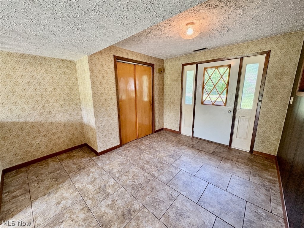 16481 Hart Road Montville OH 44064