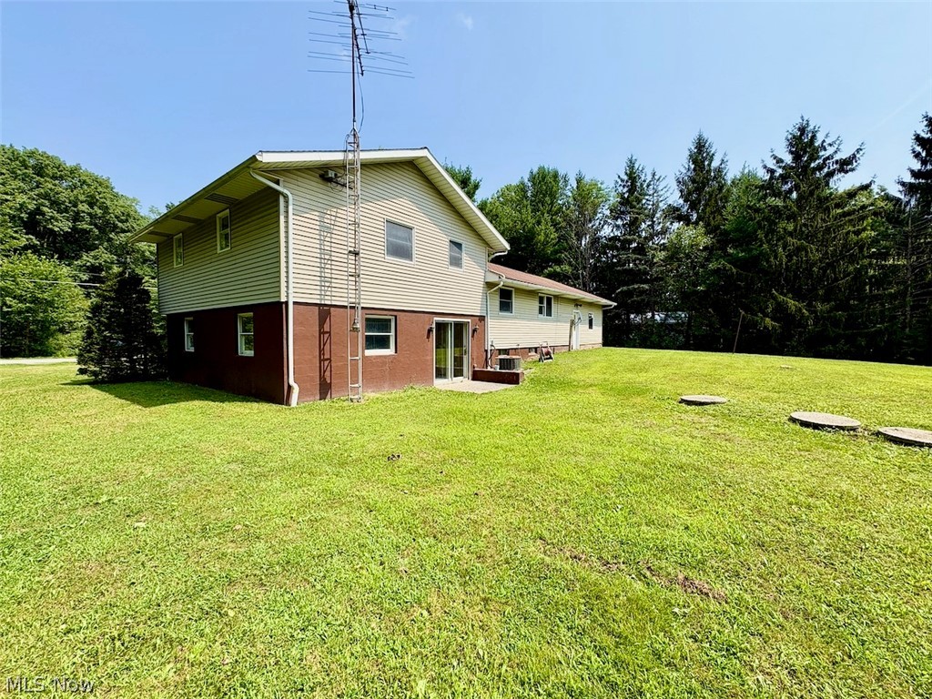 16481 Hart Road Montville OH 44064