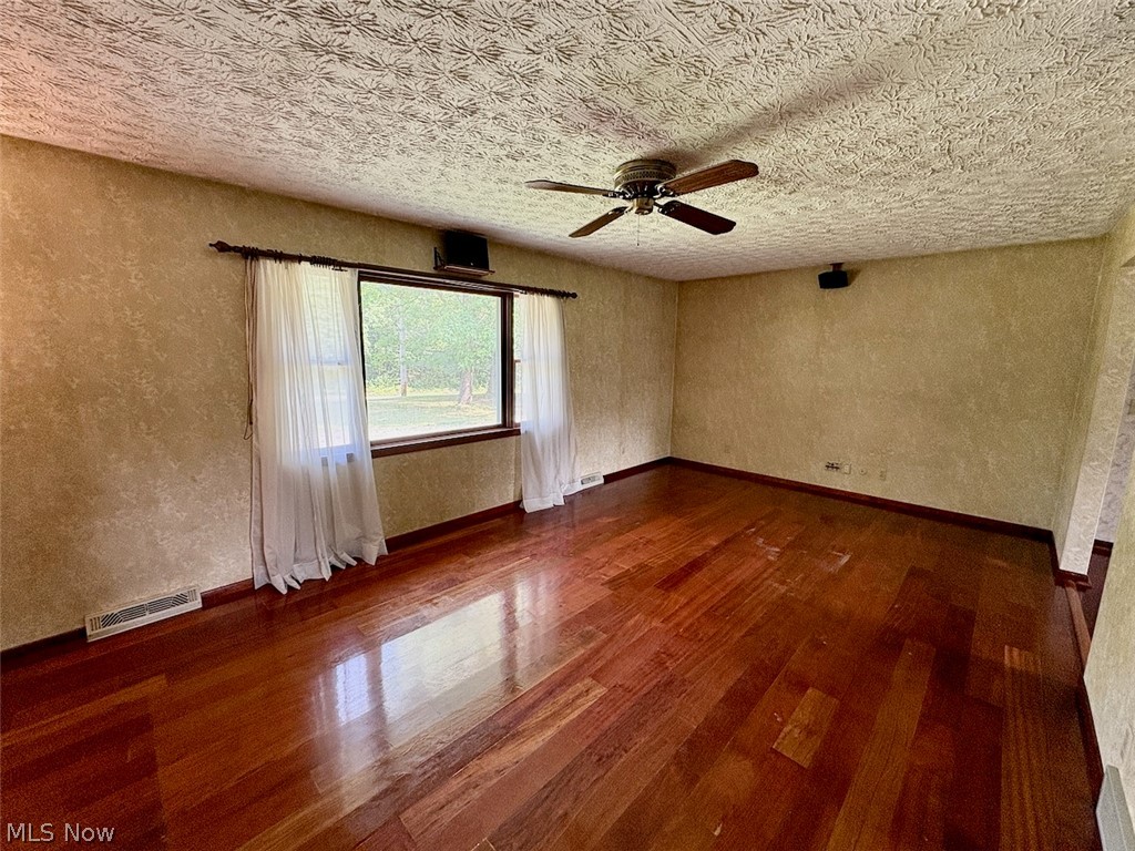 16481 Hart Road Montville OH 44064