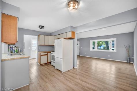 122 Courtland Boulevard Eastlake OH 44095