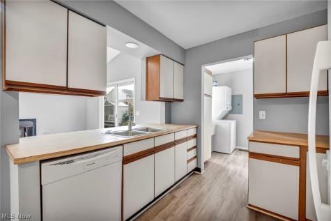 122 Courtland Boulevard Eastlake OH 44095