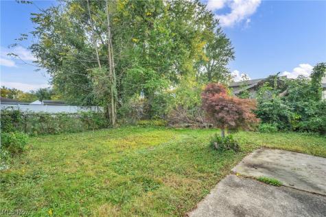 122 Courtland Boulevard Eastlake OH 44095