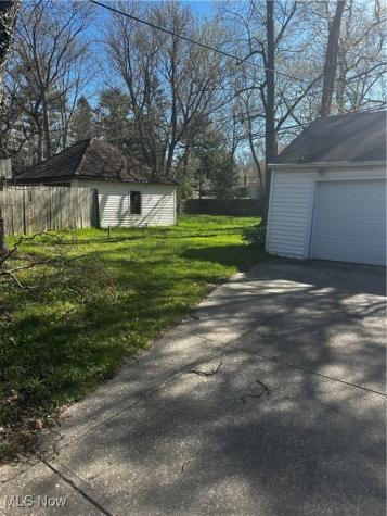 1765 E 238th Street Euclid OH 44117