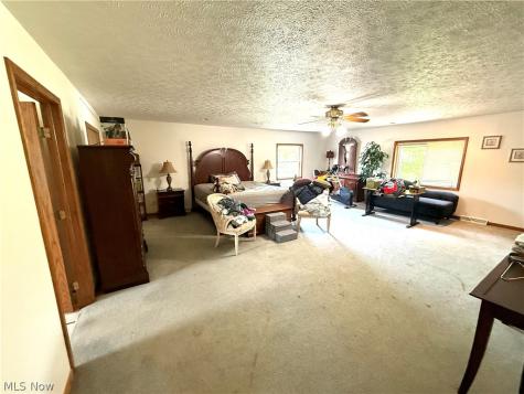 5520 Sharon Drive Youngstown OH 44512