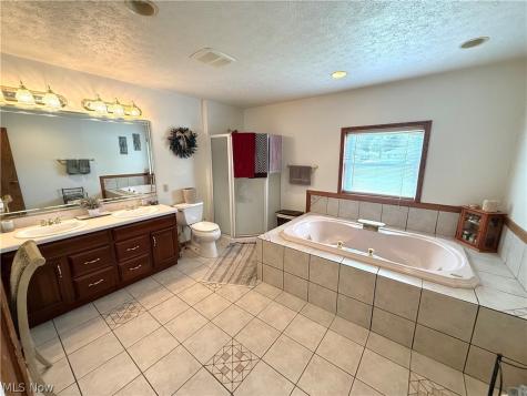 5520 Sharon Drive Youngstown OH 44512