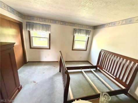 5520 Sharon Drive Youngstown OH 44512