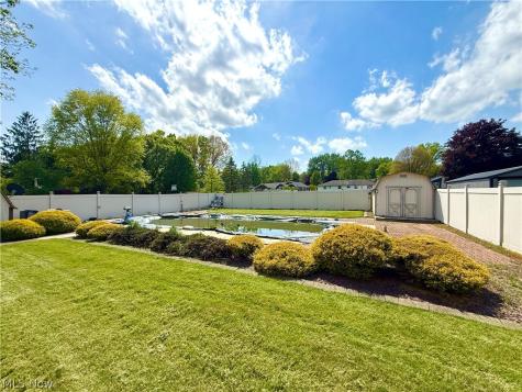 5520 Sharon Drive Youngstown OH 44512
