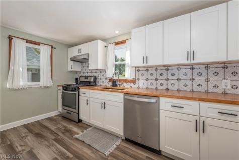 4074 Harbrook Street SW Navarre OH 44662