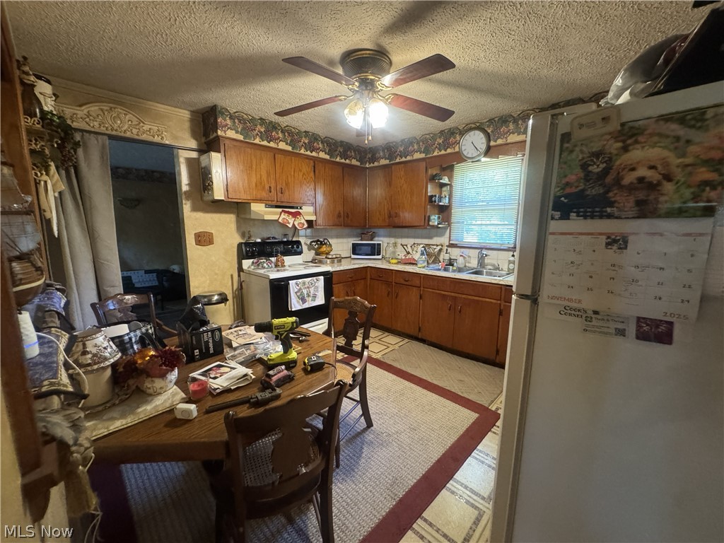 5724 Arrel Road Lowellville OH 44436