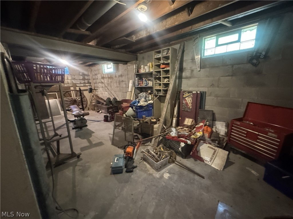 5724 Arrel Road Lowellville OH 44436