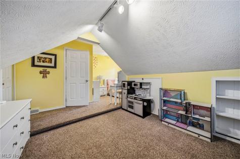 34212 Roberts Road Eastlake OH 44095