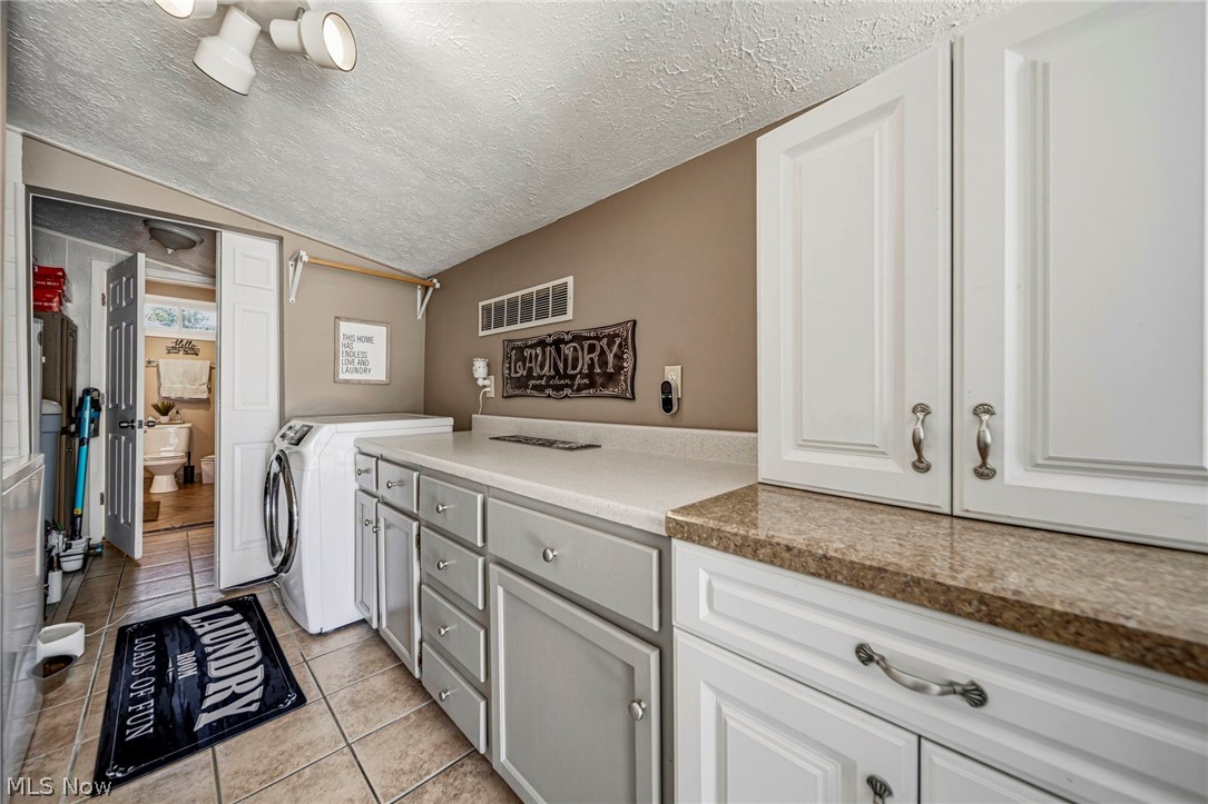 34212 Roberts Road Eastlake OH 44095