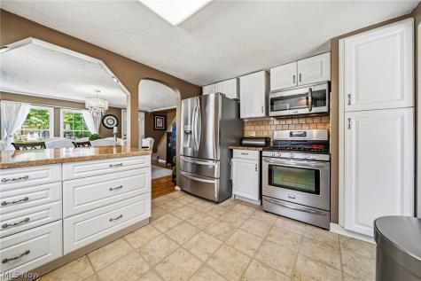 34212 Roberts Road Eastlake OH 44095