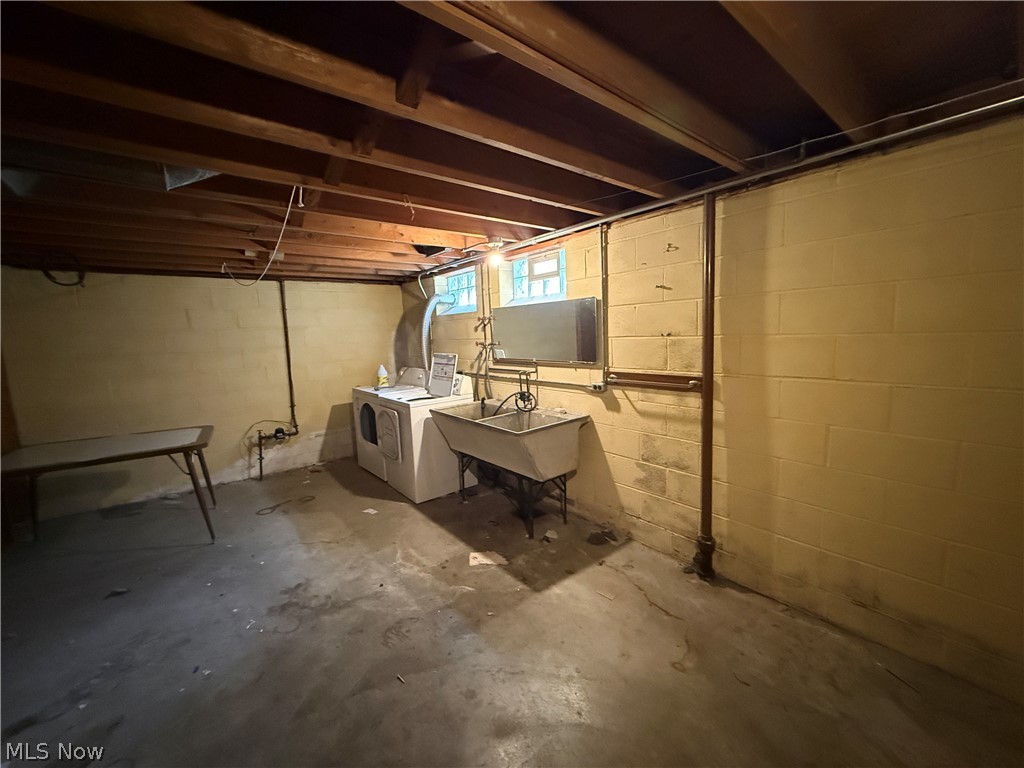 3126 Parklane Drive Parma OH 44134