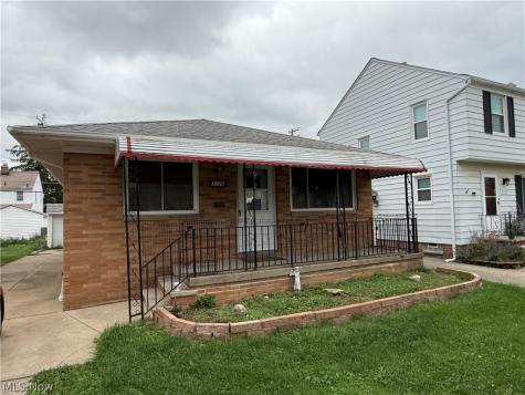 3126 Parklane Drive Parma OH 44134