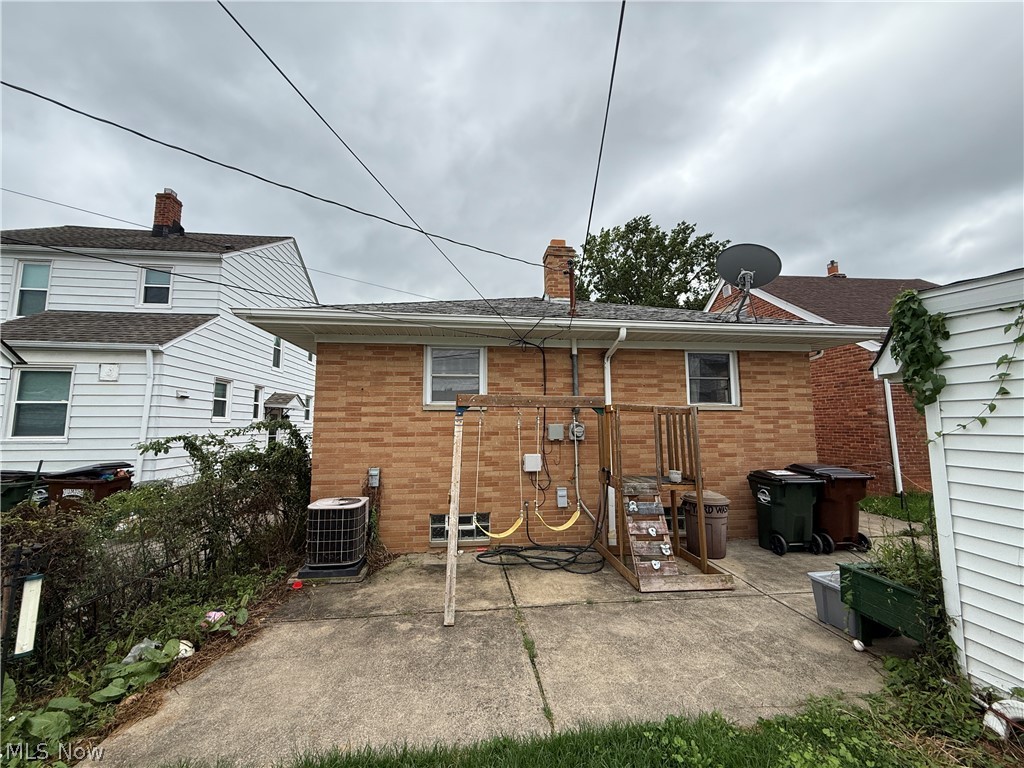 3126 Parklane Drive Parma OH 44134