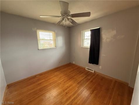 3126 Parklane Drive Parma OH 44134