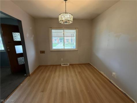 3126 Parklane Drive Parma OH 44134