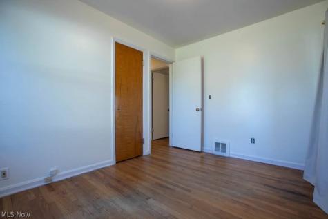 17706 Glenshire Avenue Cleveland OH 44135