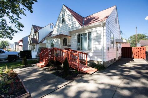 17706 Glenshire Avenue Cleveland OH 44135