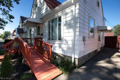 17706 Glenshire Avenue Cleveland OH 44135