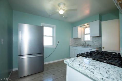 17706 Glenshire Avenue Cleveland OH 44135