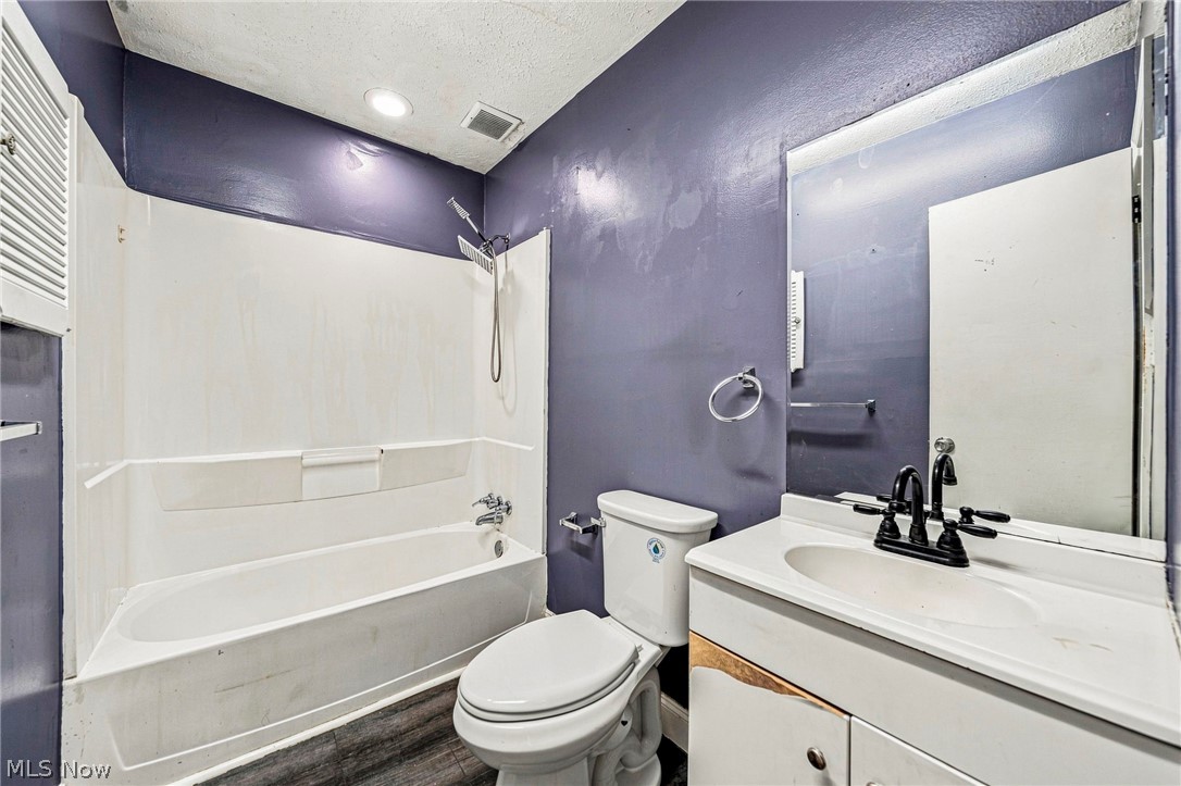 232 Plymouth Drive Eastlake OH 44095