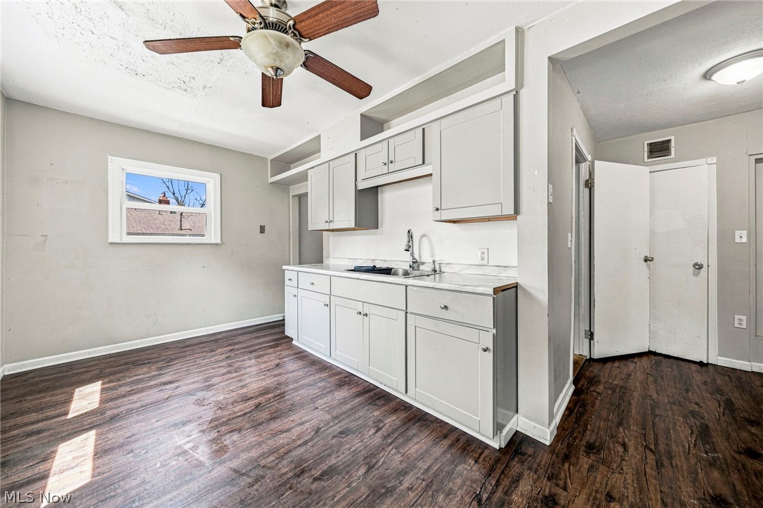 232 Plymouth Drive Eastlake OH 44095