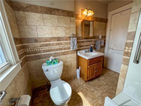 122 N Bon Air Avenue Youngstown OH 44509