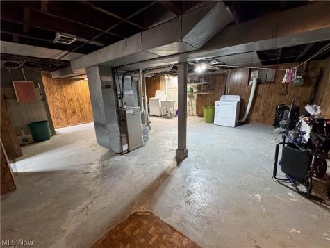 122 N Bon Air Avenue Youngstown OH 44509