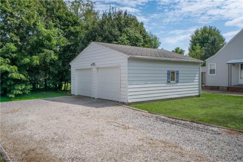 2826 Fletcher Avenue NE Canton OH 44705