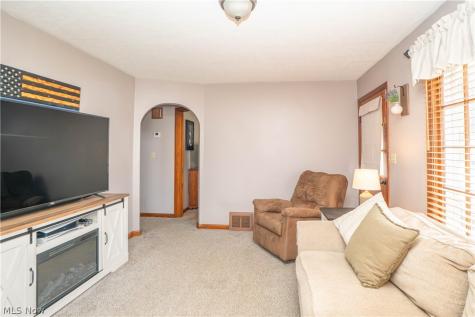 2826 Fletcher Avenue NE Canton OH 44705
