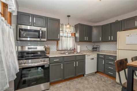 2826 Fletcher Avenue NE Canton OH 44705