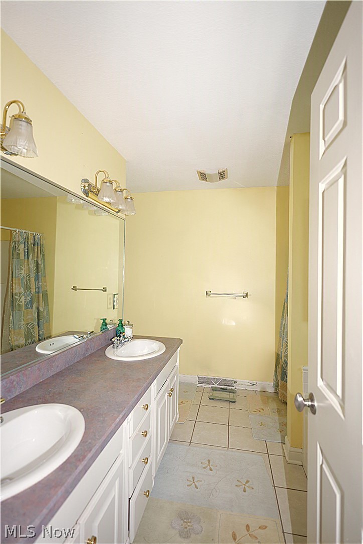 5295 Sycamore Hill Drive New Middletown OH 44442