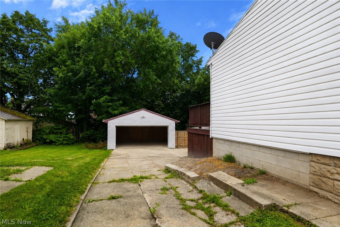 307 E Liberty Street Girard OH 44420