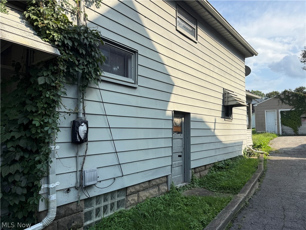 1911 Pointview Avenue Youngstown OH 44502