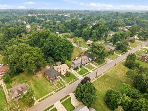 3016 Hudson Avenue Youngstown OH 44511