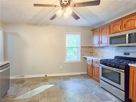 39 Forest Avenue SE Massillon OH 44646