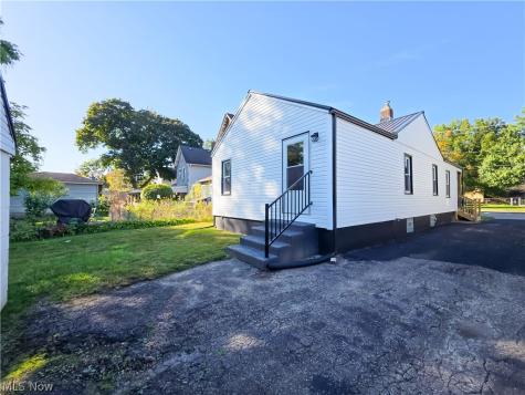 39 Forest Avenue SE Massillon OH 44646