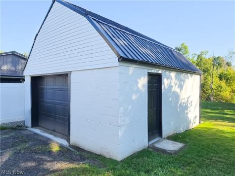 39 Forest Avenue SE Massillon OH 44646