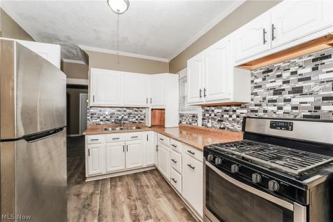 2021 W 93rd Street Cleveland OH 44102