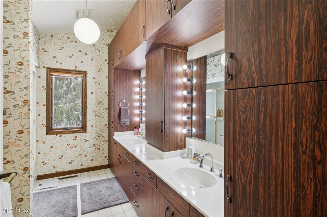 6023 Pioneer Trail Hiram OH 44234