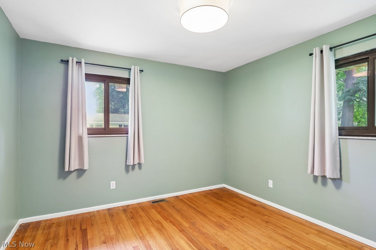 37532 Harlow Drive Willoughby OH 44094