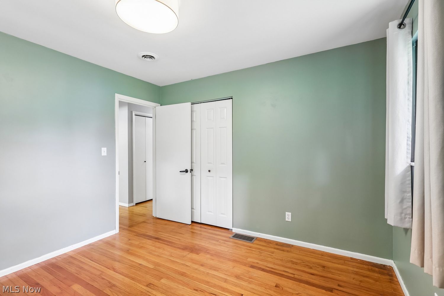 37532 Harlow Drive Willoughby OH 44094