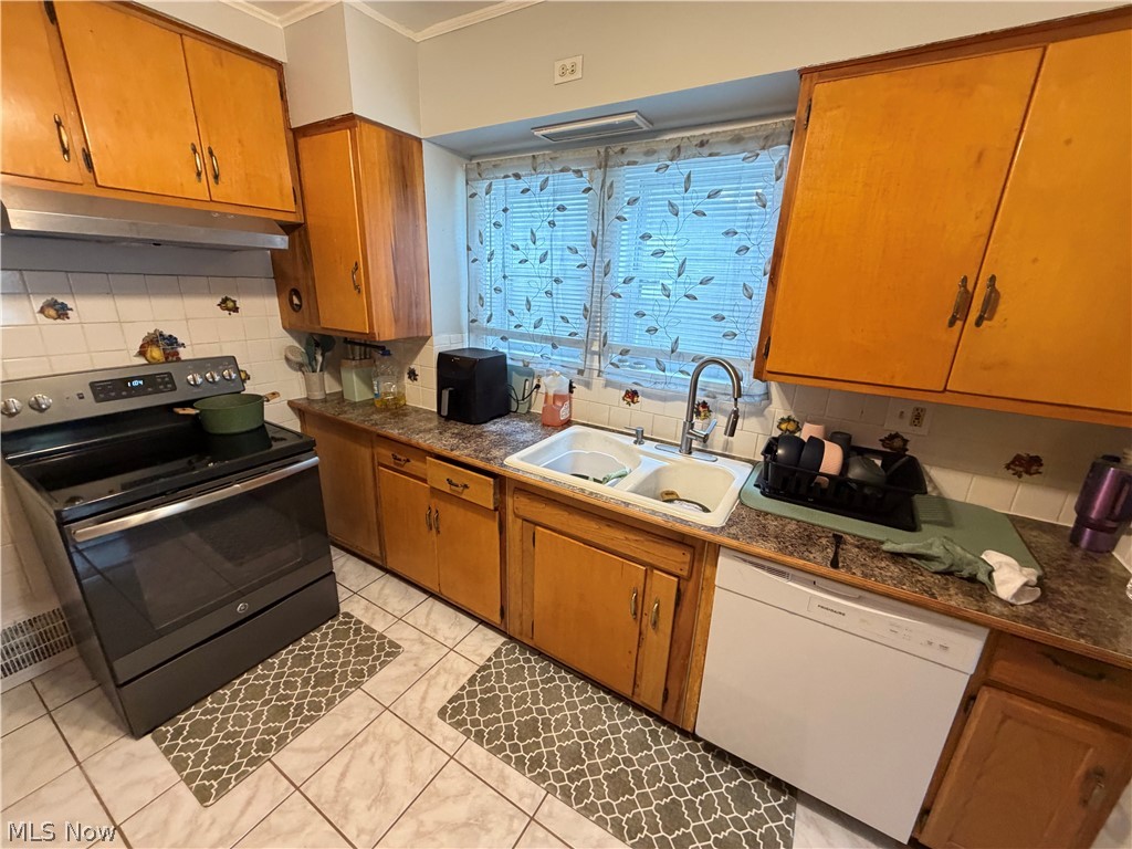 971 Pembrook Road Cleveland Heights OH 44121