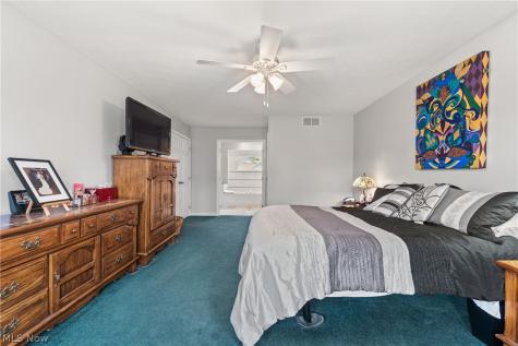 454 Golden Russett Boulevard Amherst OH 44001