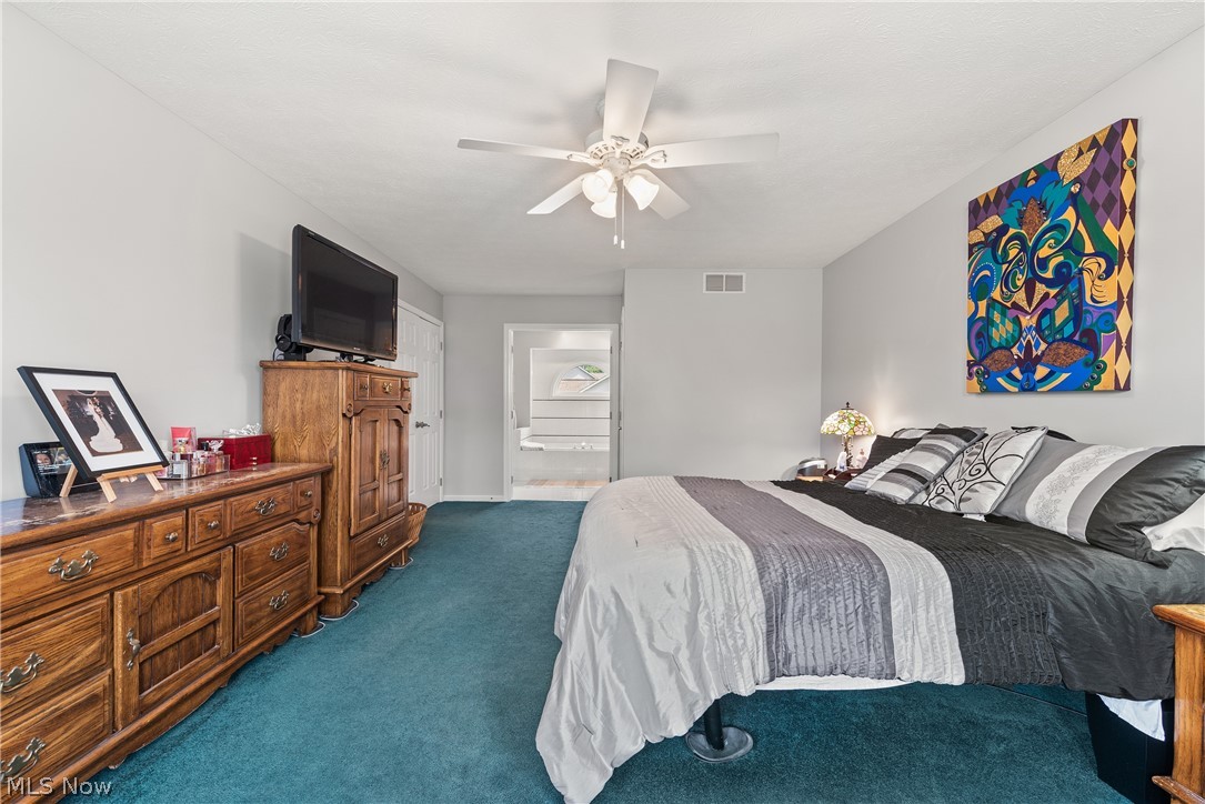 454 Golden Russett Boulevard Amherst OH 44001
